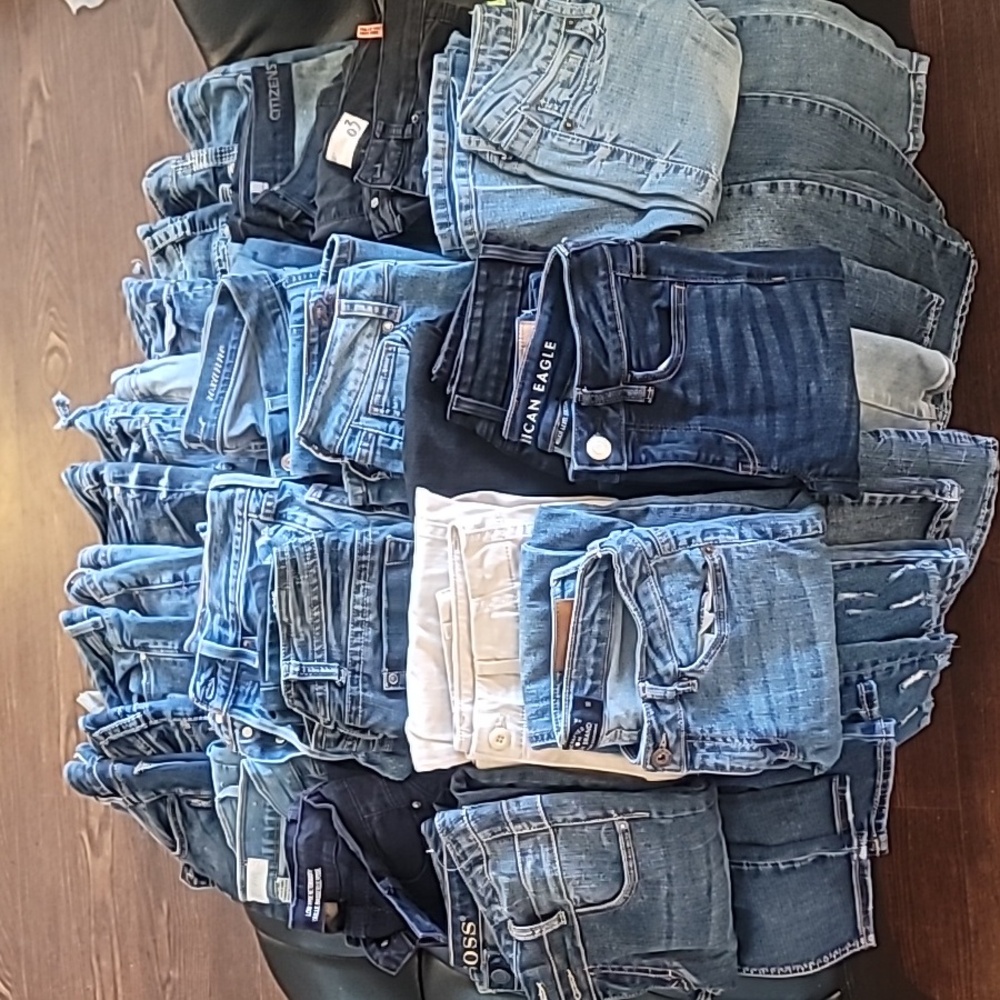 Lot (25) Name Brand Jeans